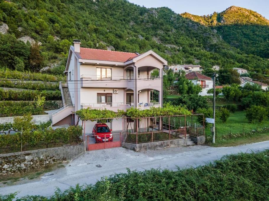 Pavle'S Oasis Villa เวียร์ปาซาร์ ภายนอก รูปภาพ