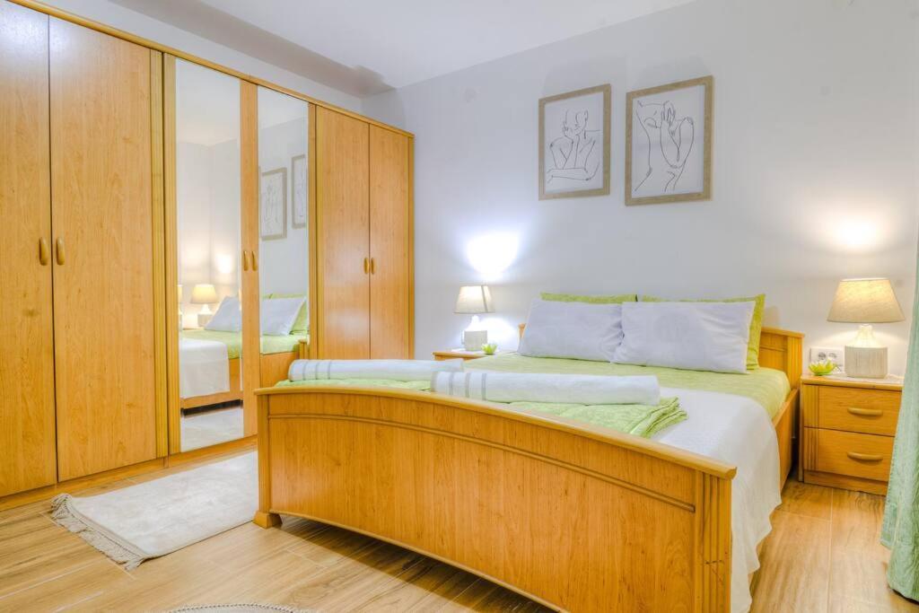 Pavle'S Oasis Villa เวียร์ปาซาร์ ภายนอก รูปภาพ